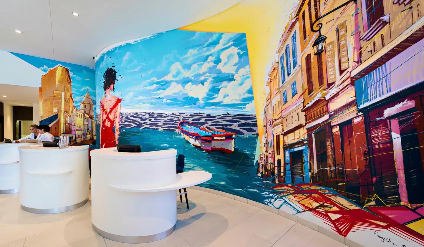 Golden Tulip Marseille Euromed Lobby