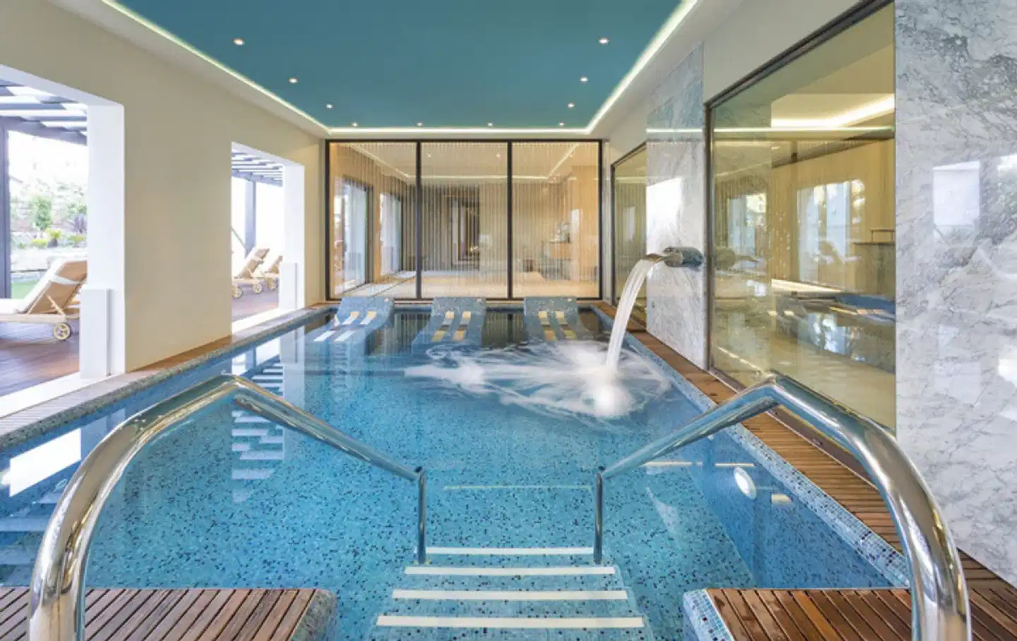 Pine Cliffs Ocean Suites, a Luxury Collection Resort & Spa Hallenbad