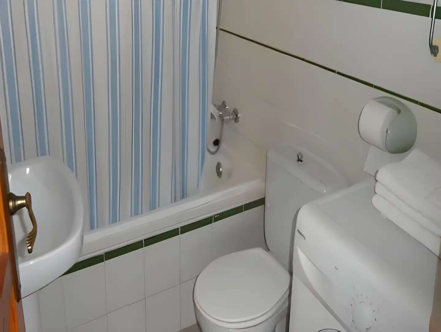 Apartamentos Olympia Garden Badezimmer