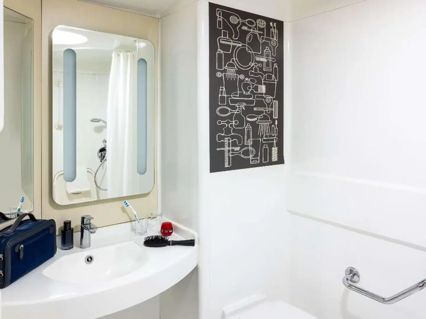 ibis Manchester Centre Princess Street Badezimmer