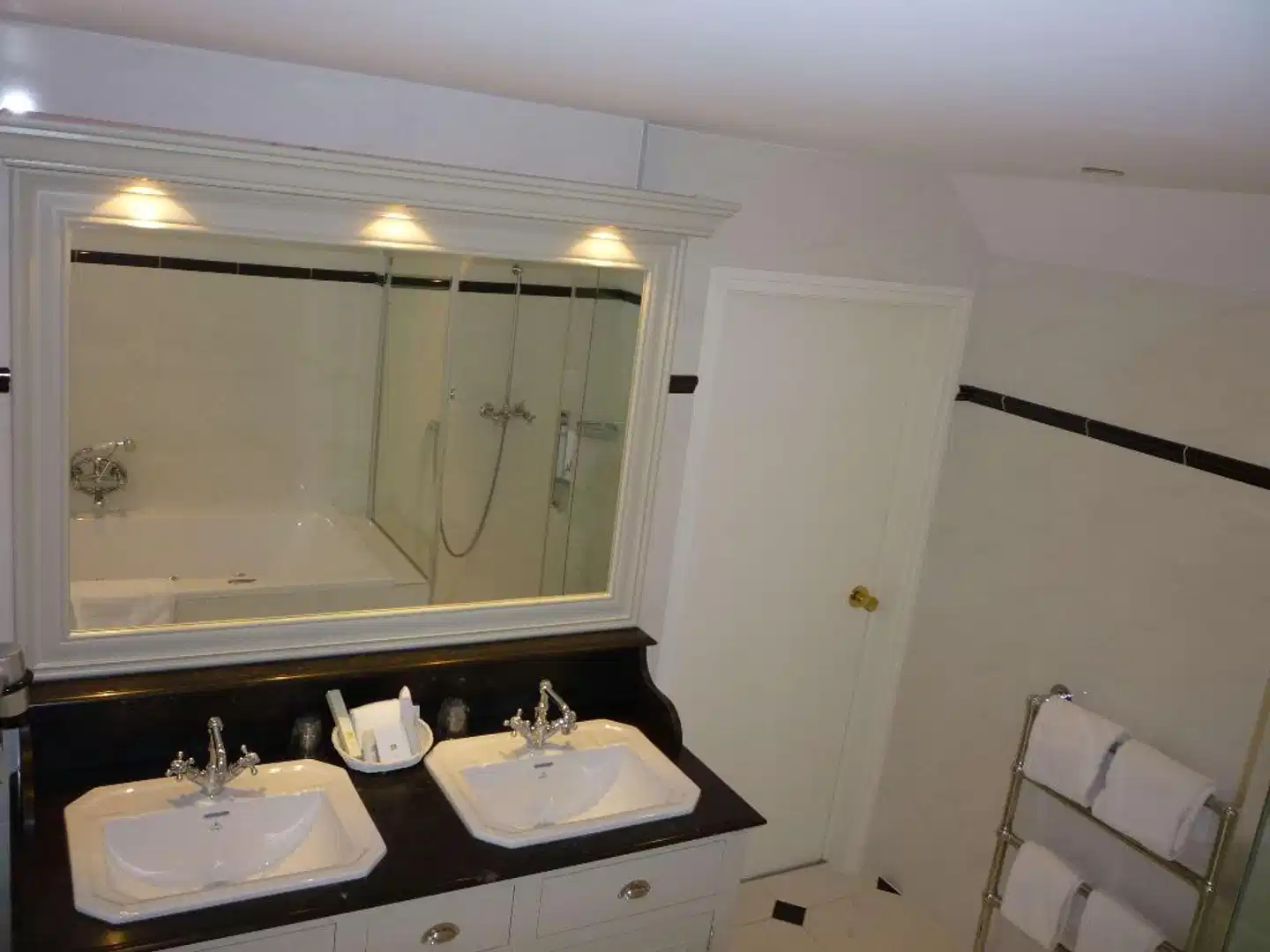 Best Western Plus Park Hotel Brussels Badezimmer