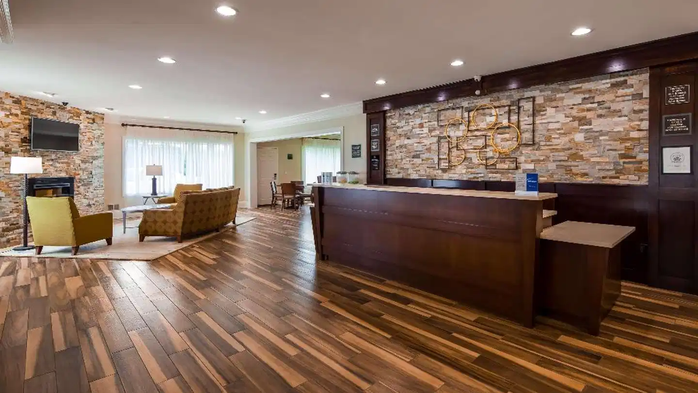 Best Western Of Hartland Lobby
