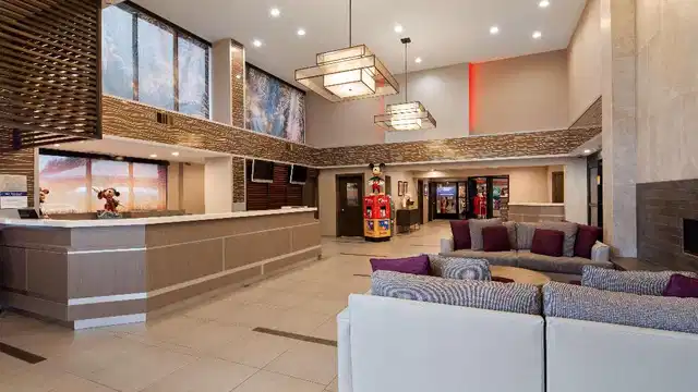 Best Western Plus Park Place Inn - Mini Suites Lobby