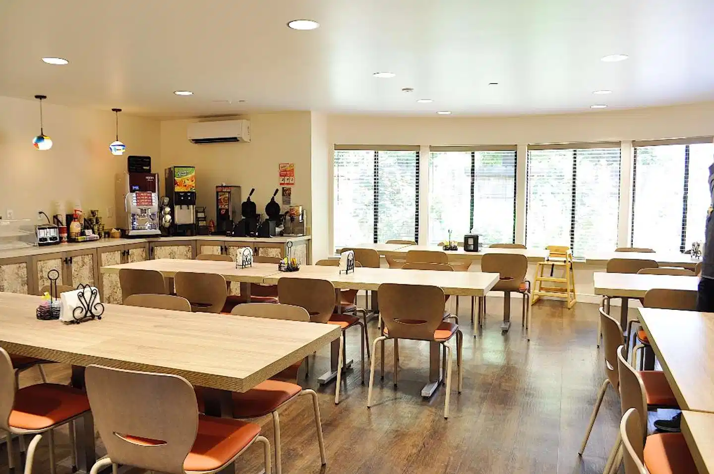 Best Western Rose Garden Bar