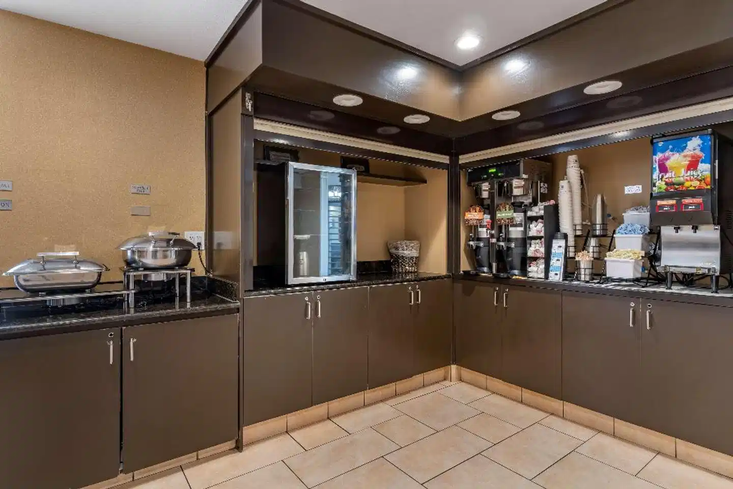 Best Western Plus Garden Court Inn Lobby