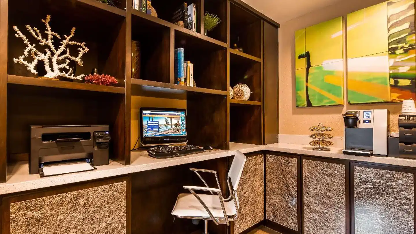 Best Western Carmel's Town House Lodge Lobby