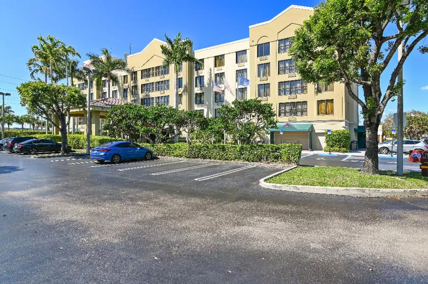 Comfort Suites Miami Aussenansicht