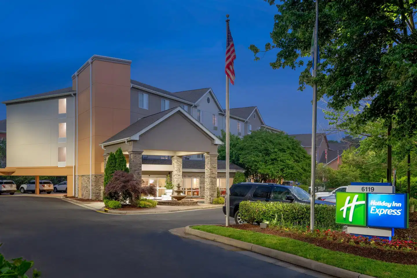Holiday Inn Express Chapel Hill Aussenansicht