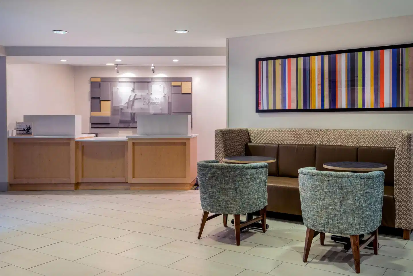 Holiday Inn Express Chapel Hill Lobby