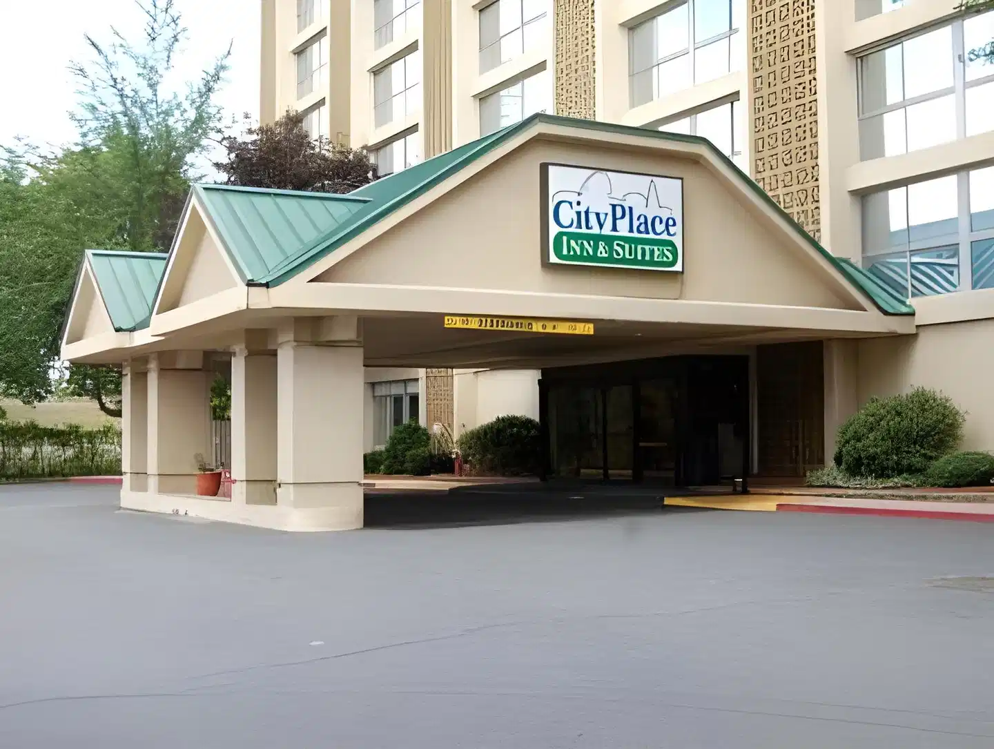 La Quinta Inn & Suites by Wyndham Springfield MA Aussenansicht