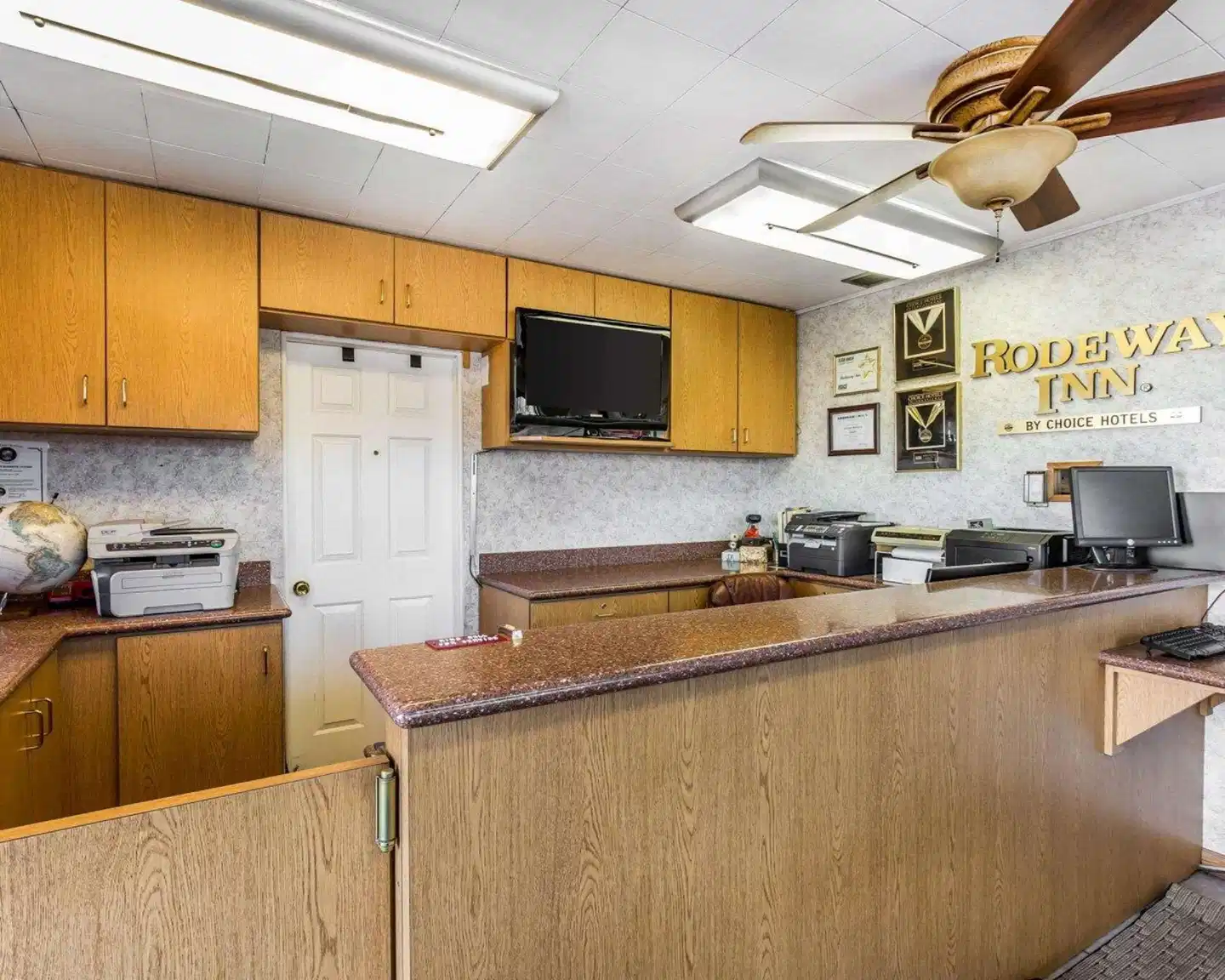 Rodeway Inn Elko Lobby