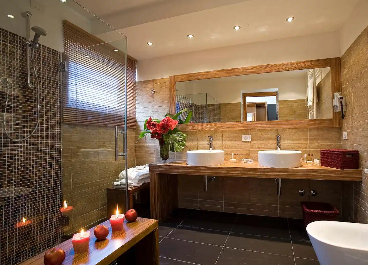 Card International Hotel Restaurant