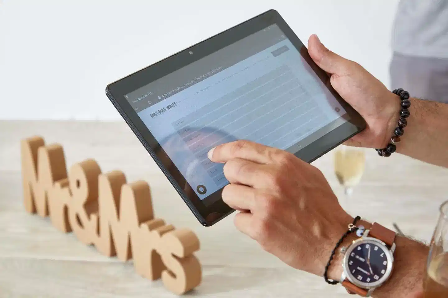 Mr and Mrs White Santorini Personen