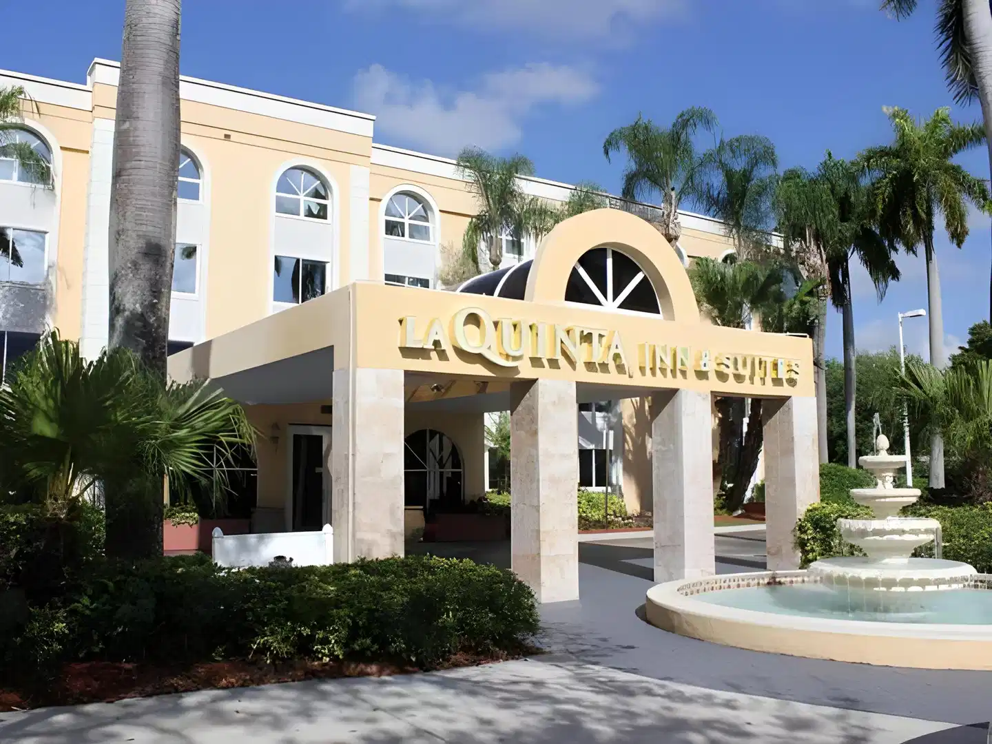 La Quinta Inn & Suites by Wyndham Coral Springs South Aussenansicht