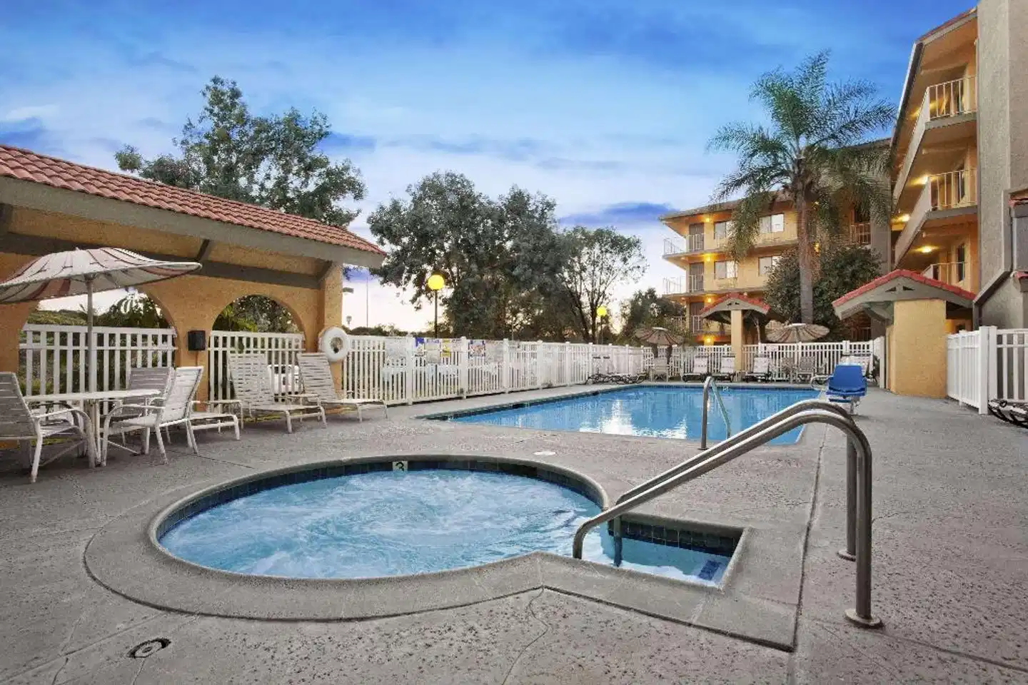 Days Inn by Wyndham Buena Park Pool