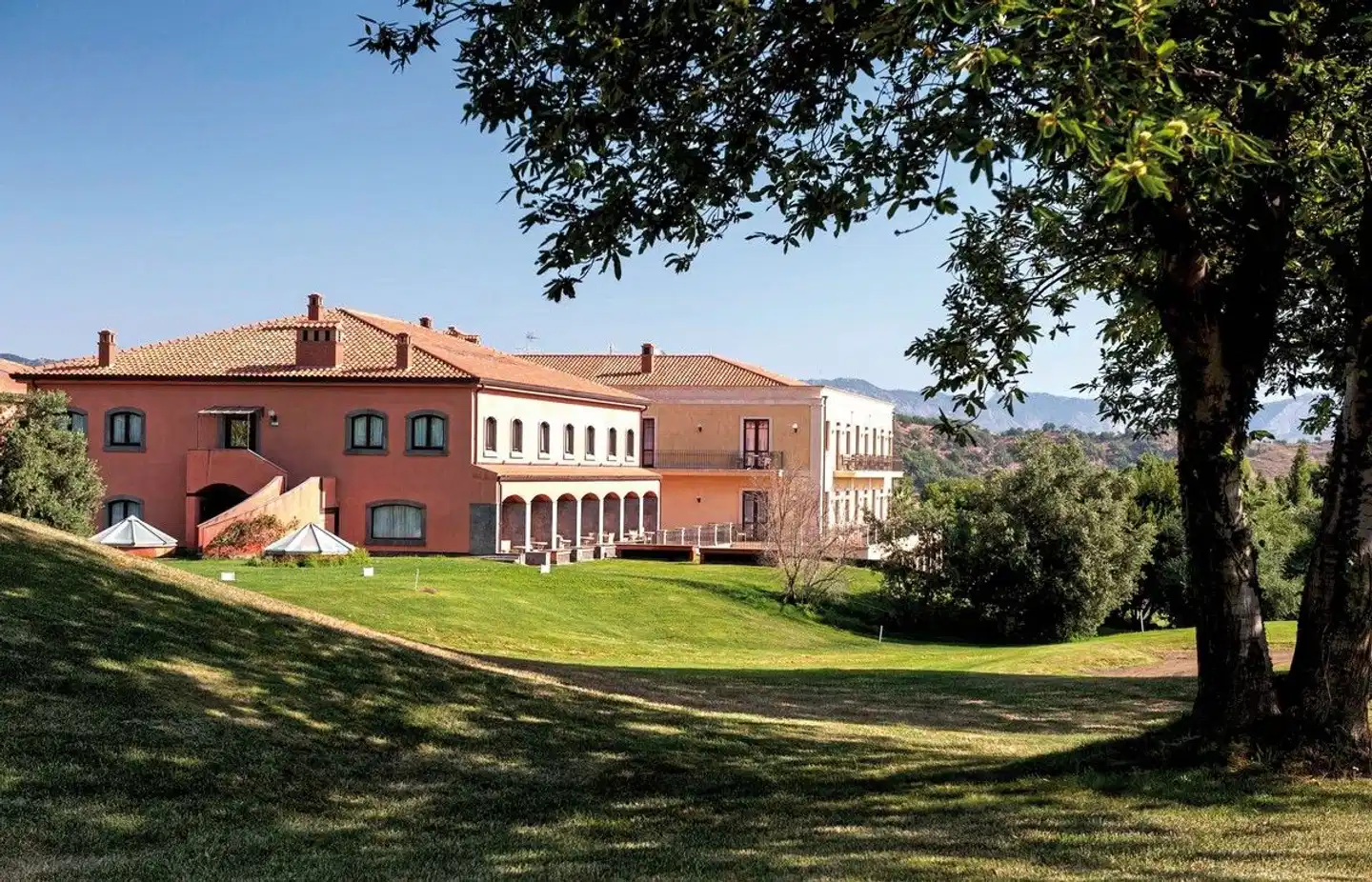 Resort & Spa Picciolo Etna Golf Aussenansicht