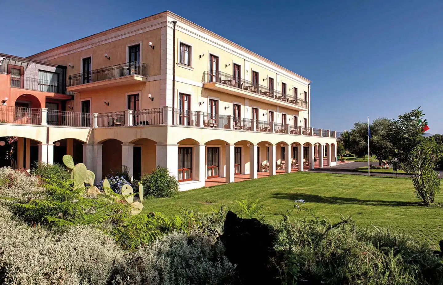 Resort & Spa Picciolo Etna Golf Aussenansicht