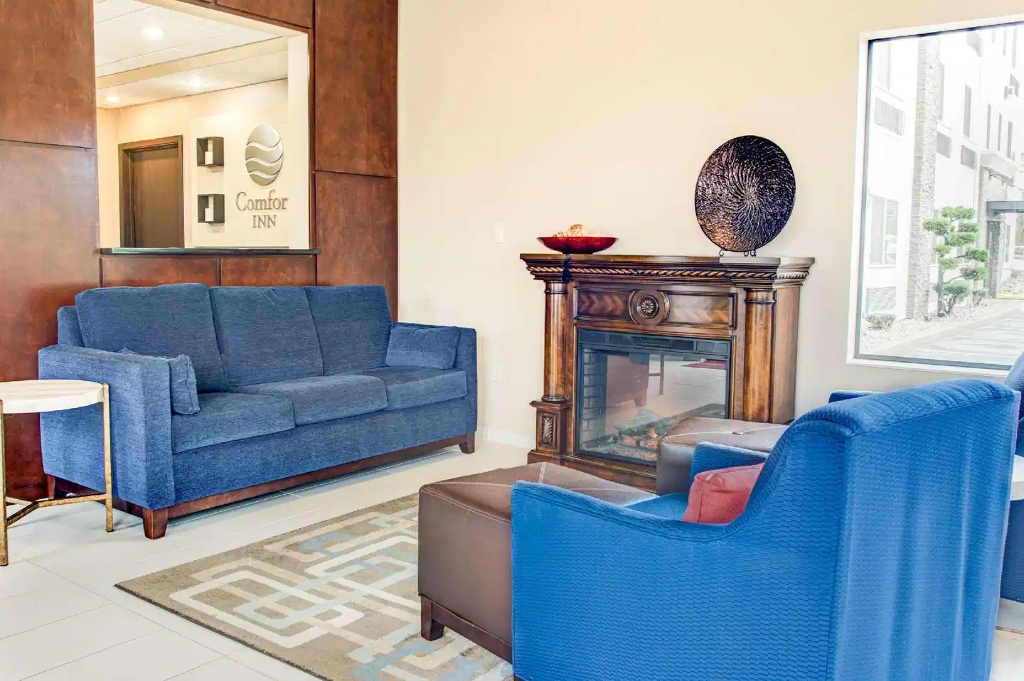 Comfort Inn Newport Lobby