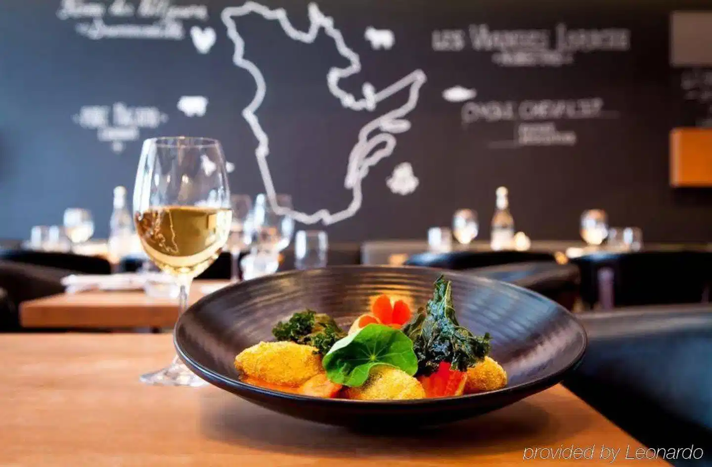 Le Crystal Montreal Restaurant