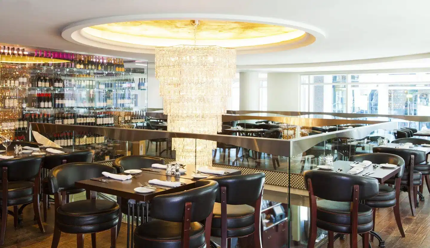 Le Crystal Montreal Restaurant