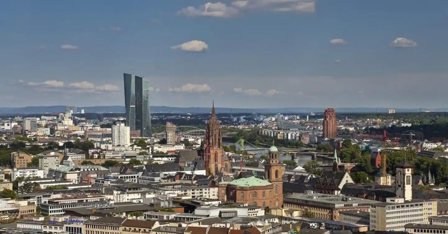 INNSiDE Frankfurt Eurotheum Landschaft