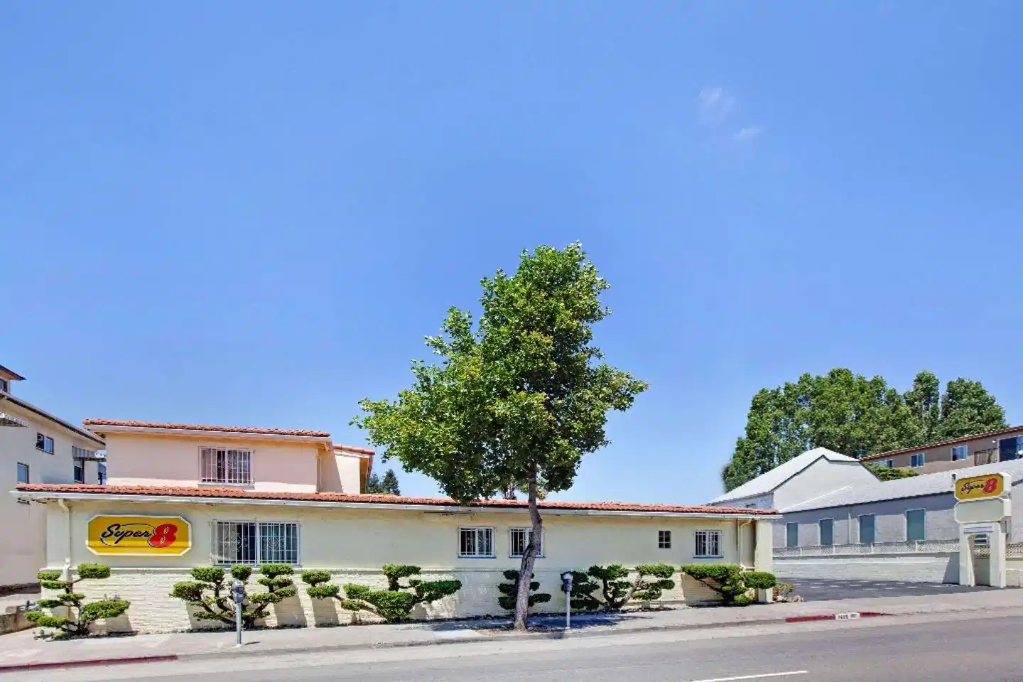 Super 8 by Wyndham Berkeley Aussenansicht