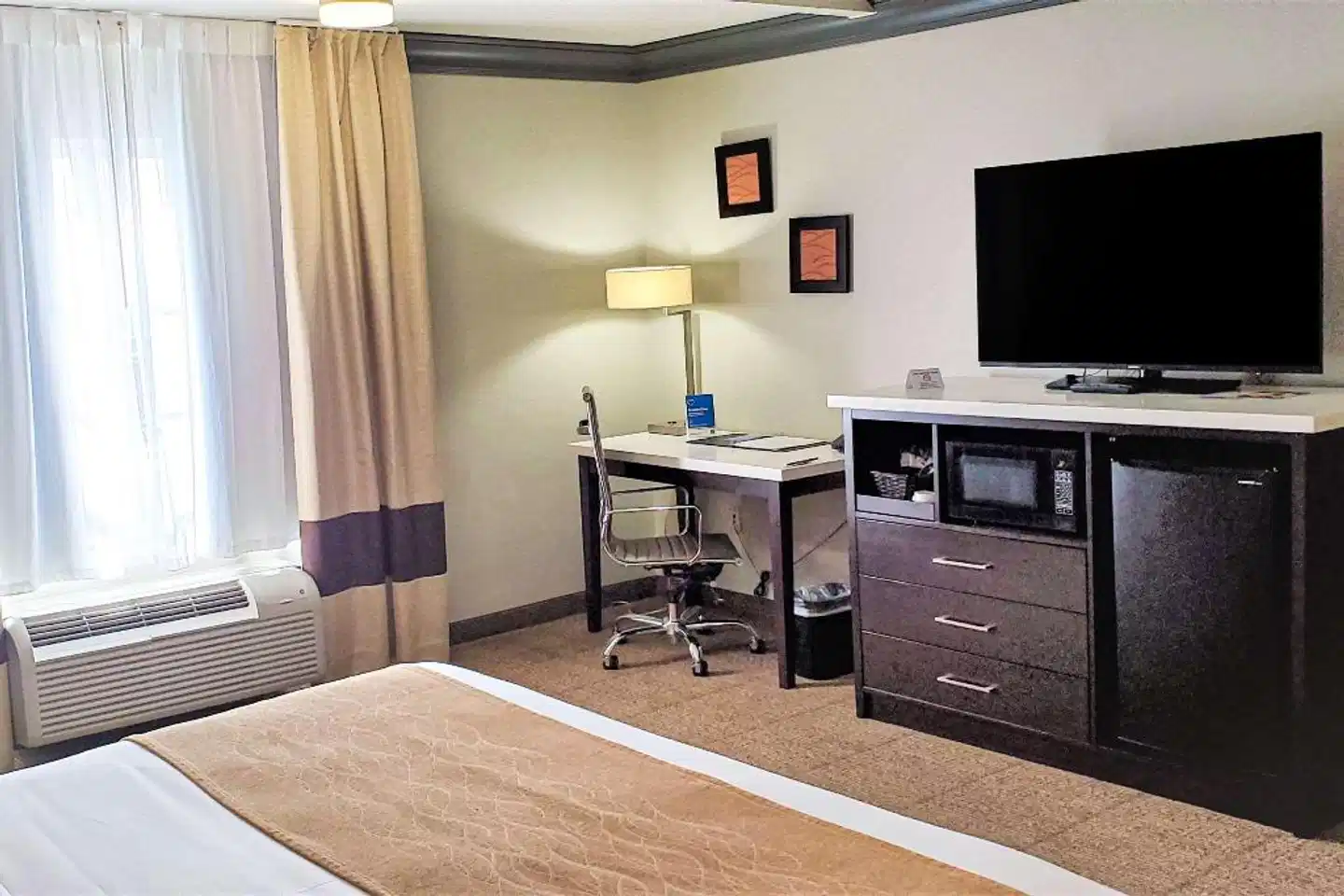 Comfort Inn & Suites Near Universal - North Hollywood - Burbank Wohnbeispiel