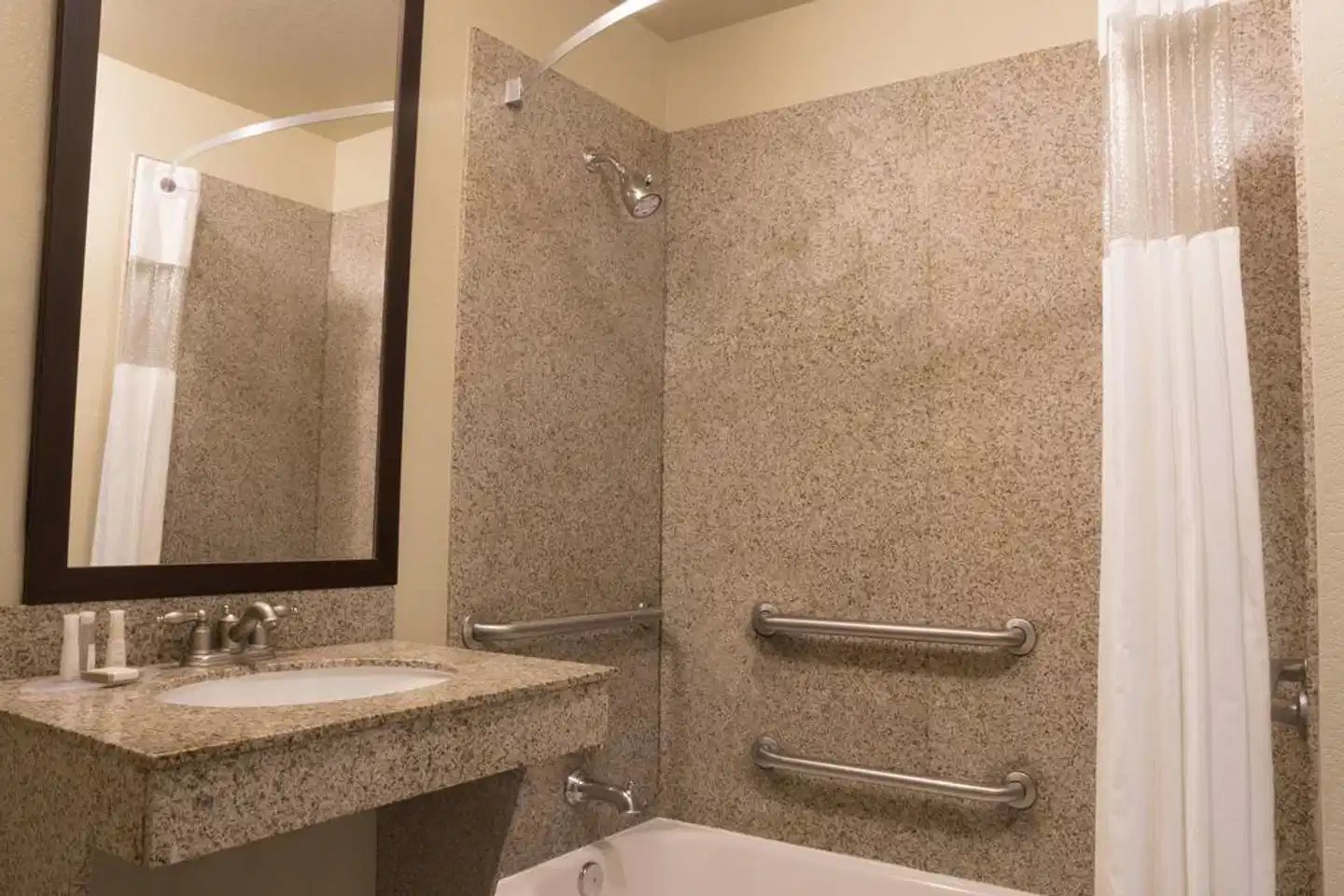 Best Western Houston Bush Intercontinental Airport Inn Badezimmer