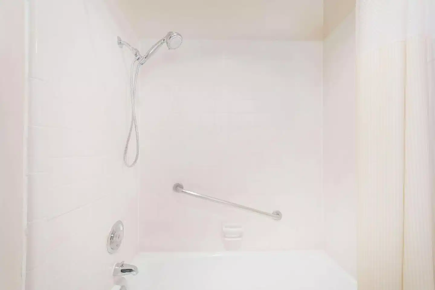 Days Inn by Wyndham Socorro Badezimmer