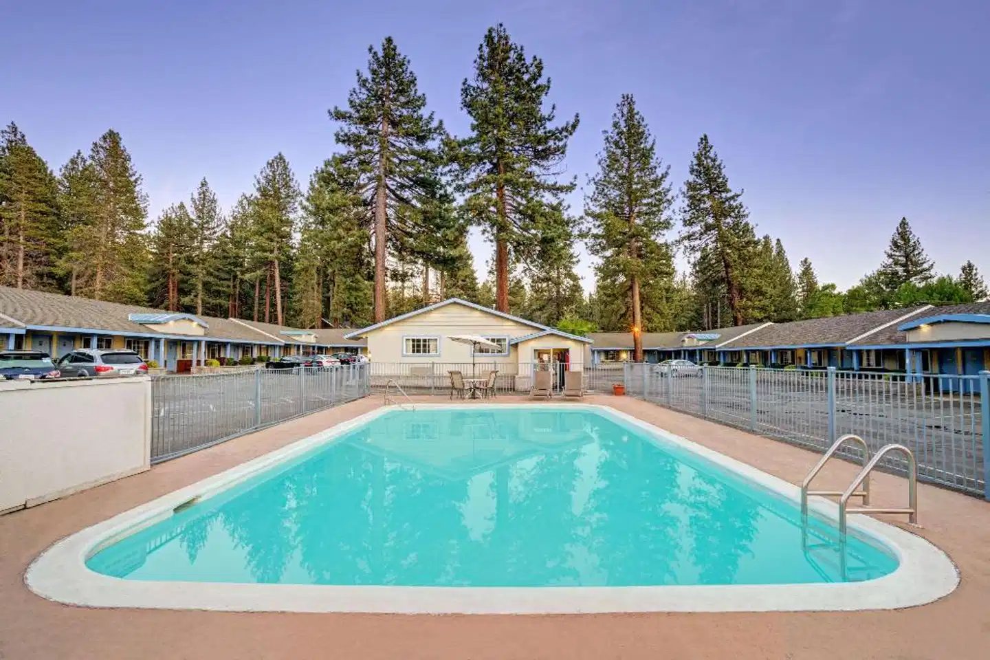 Days Inn by Wyndham South Lake Tahoe Pool