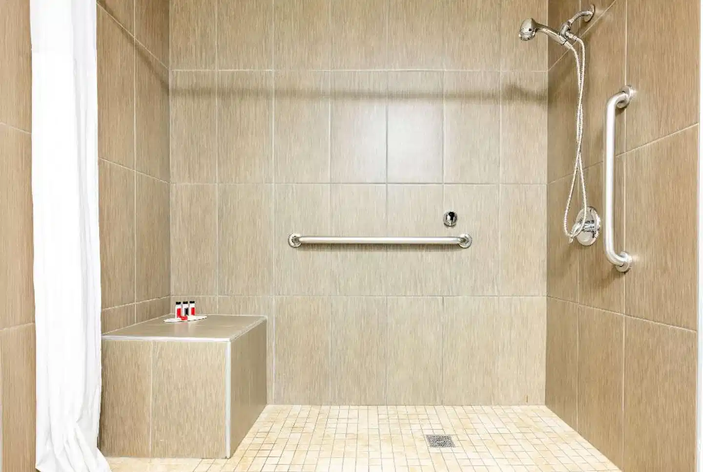 Days Inn by Wyndham Santa Monica/Los Angeles Badezimmer