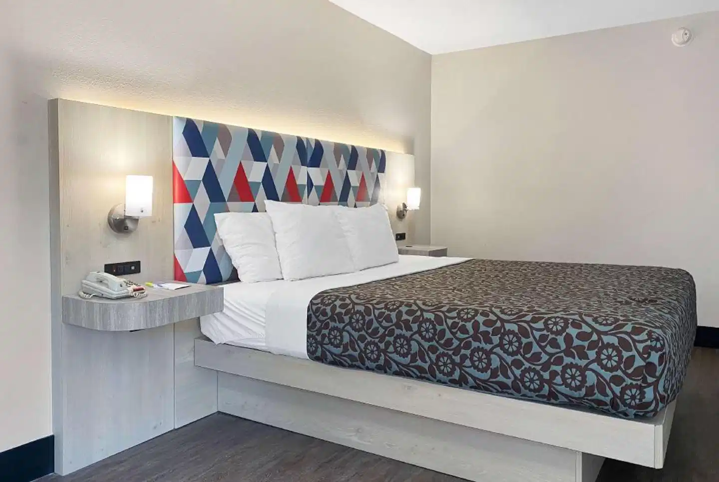 Days Inn & Suites by Wyndham Norcross Wohnbeispiel