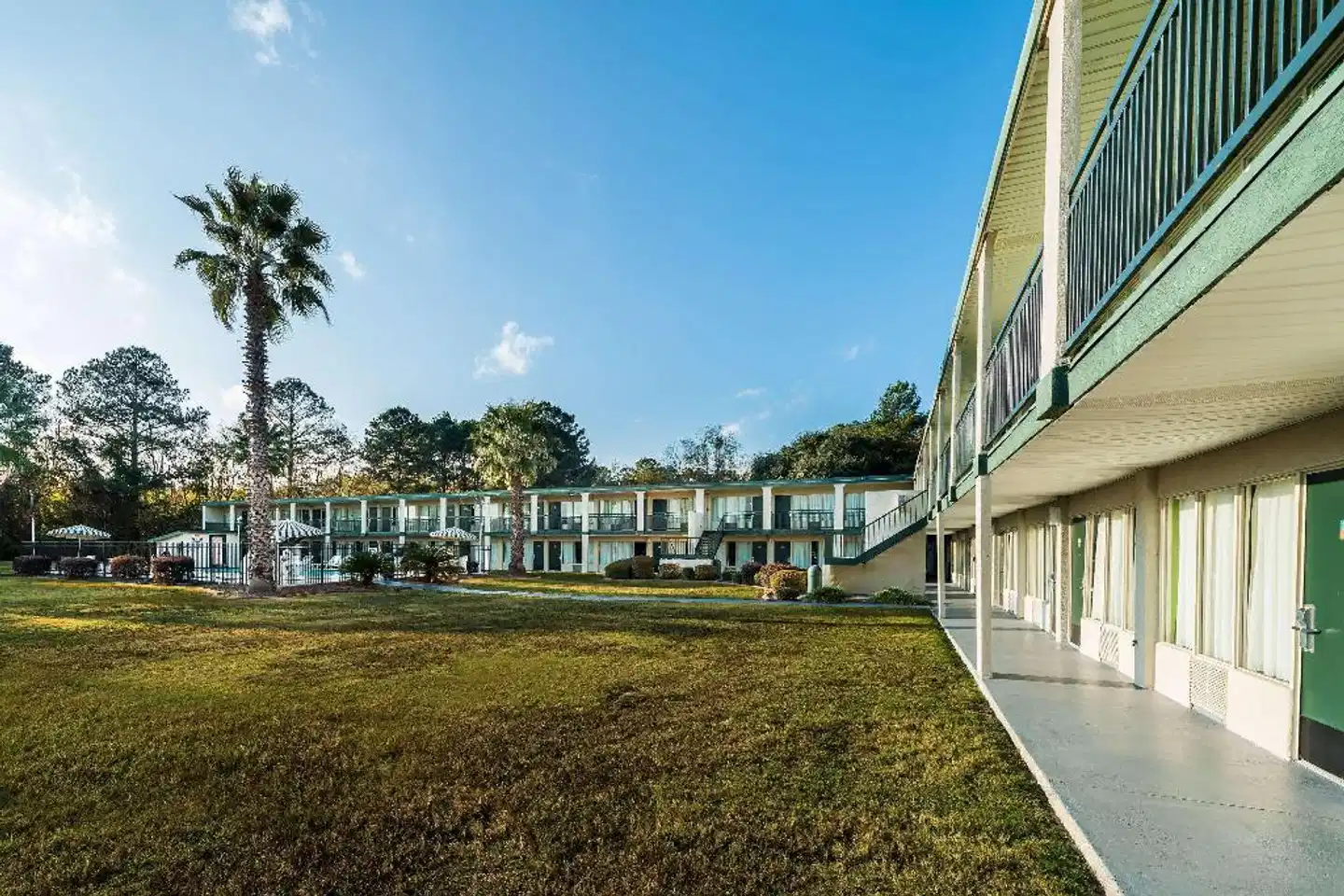 Days Inn by Wyndham Richmond Hill/Savannah Garten