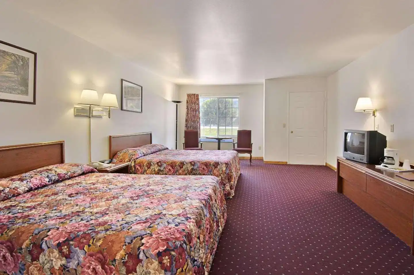 Days Inn & Suites by Wyndham Lolo Wohnbeispiel