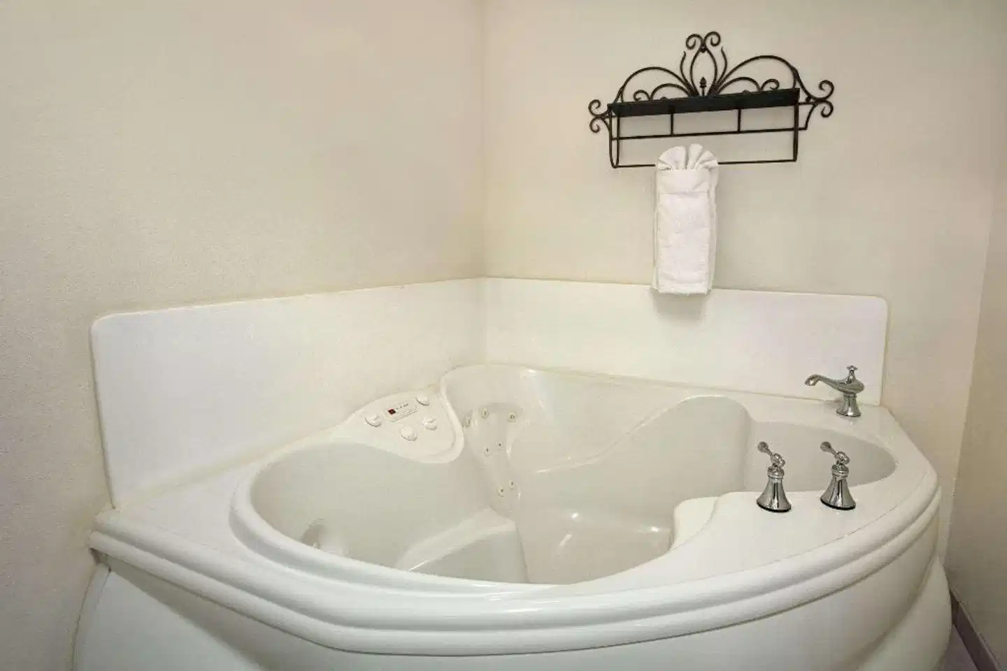 Travelodge by Wyndham Lemoore Near Naval Air Station Badezimmer