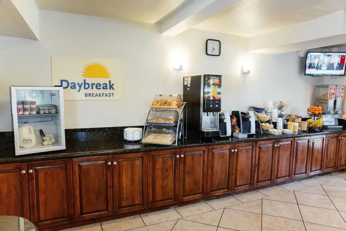 Days Inn by Wyndham Encinitas Moonlight Beach Lobby