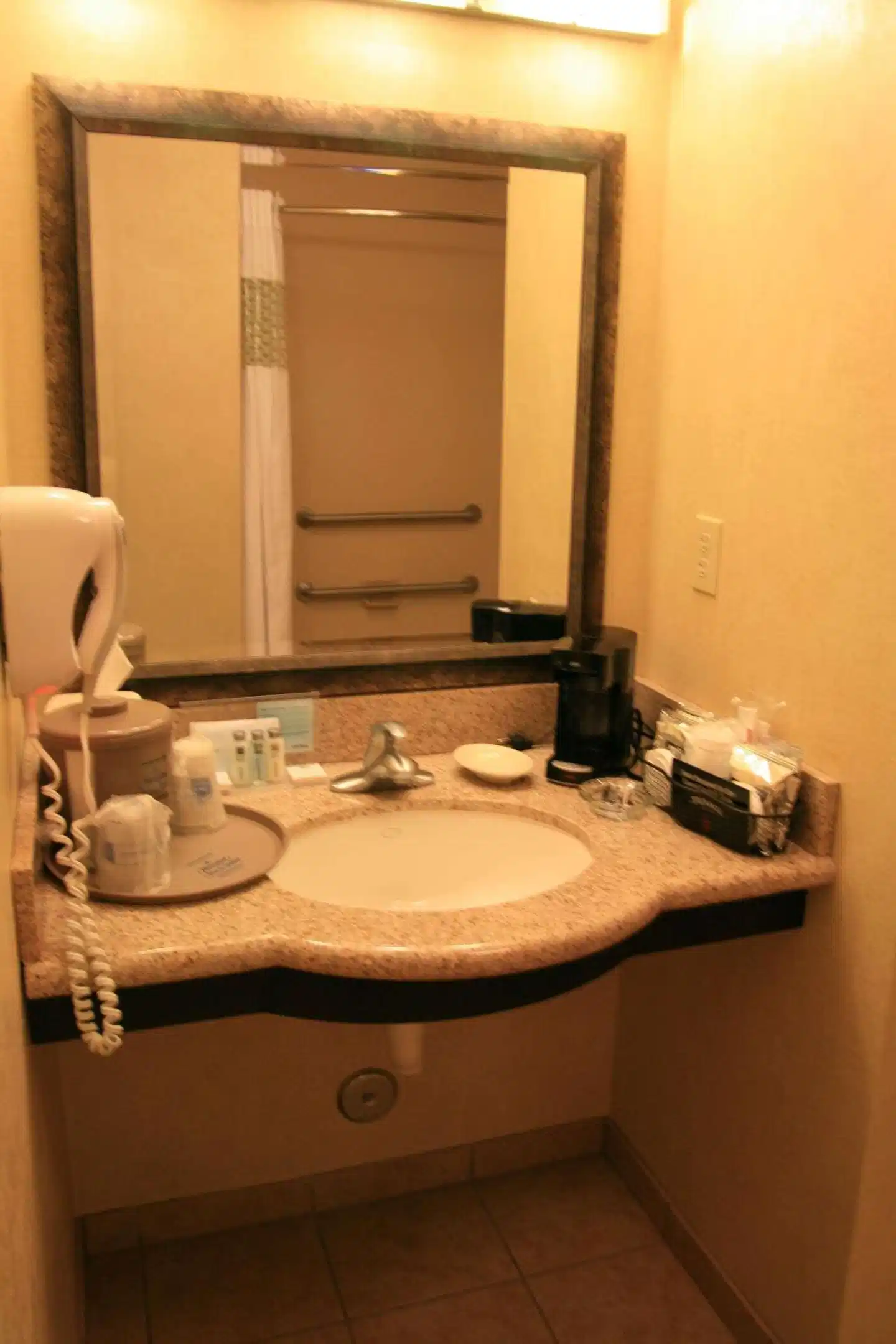 Hampton Inn & Suites Barstow Badezimmer