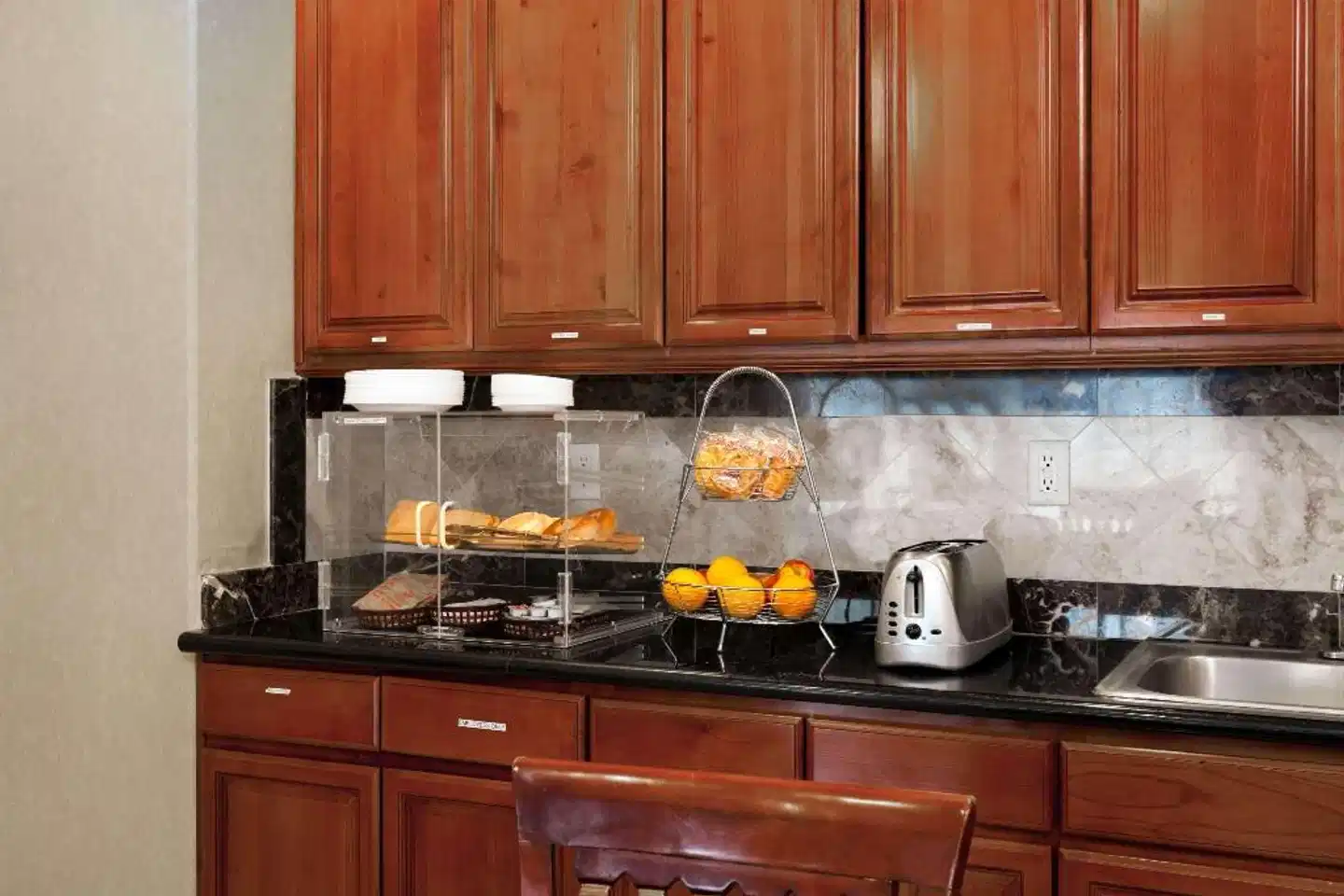 Howard Johnson by Wyndham Pico Rivera Hotel & Suites Wohnbeispiel