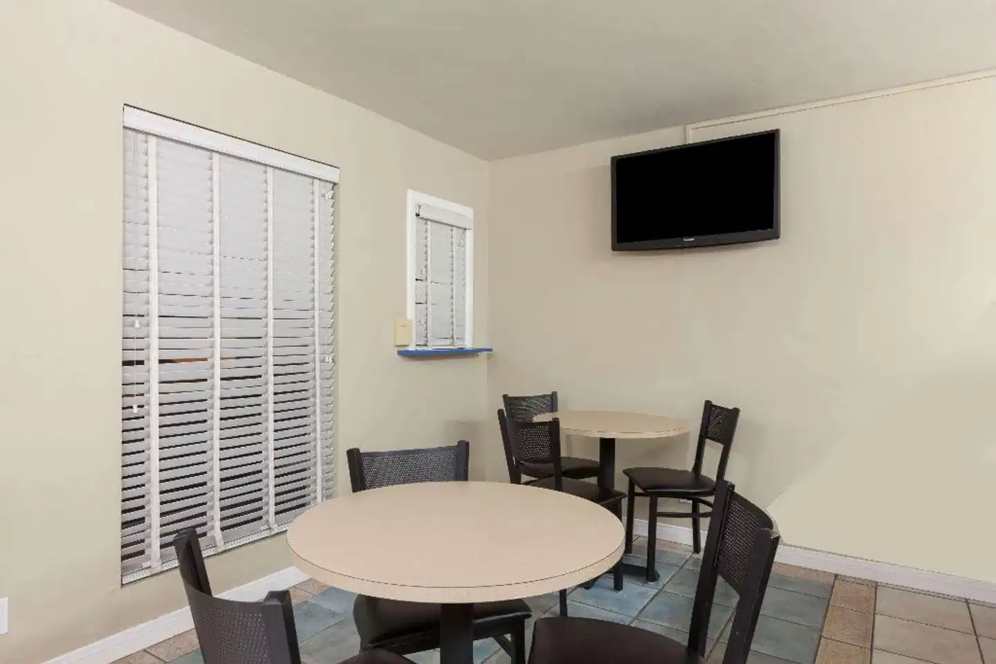 Super 8 by Wyndham Santa Barbara/Goleta Wohnbeispiel