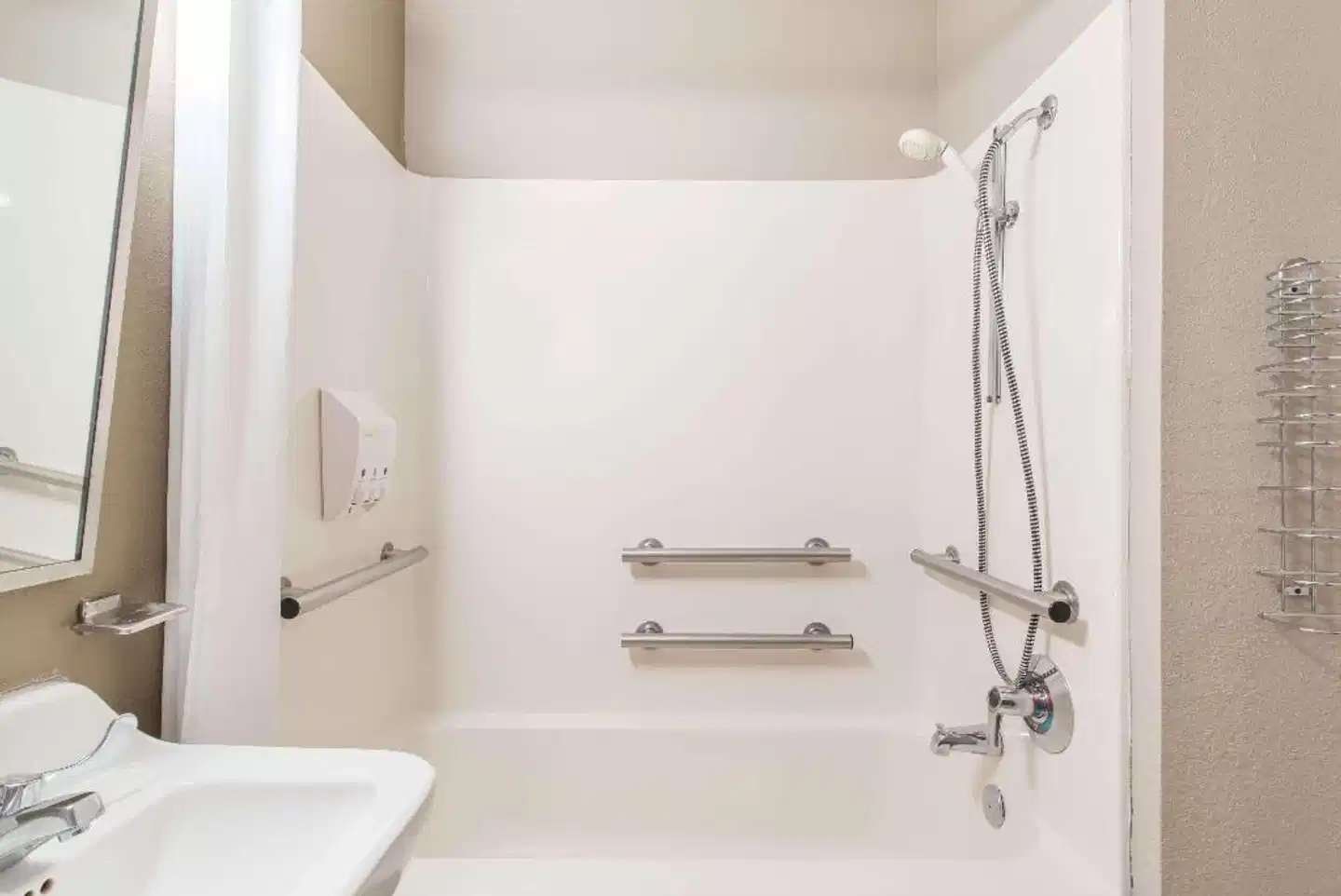 Super 8 Niagara Falls/Buffalo Area Badezimmer