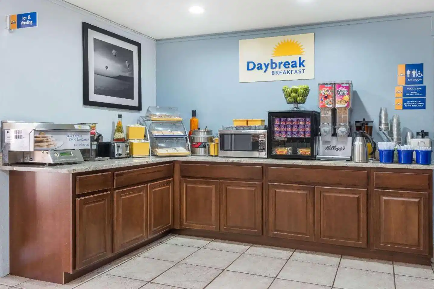 Days Inn by Wyndham Las Vegas Lobby