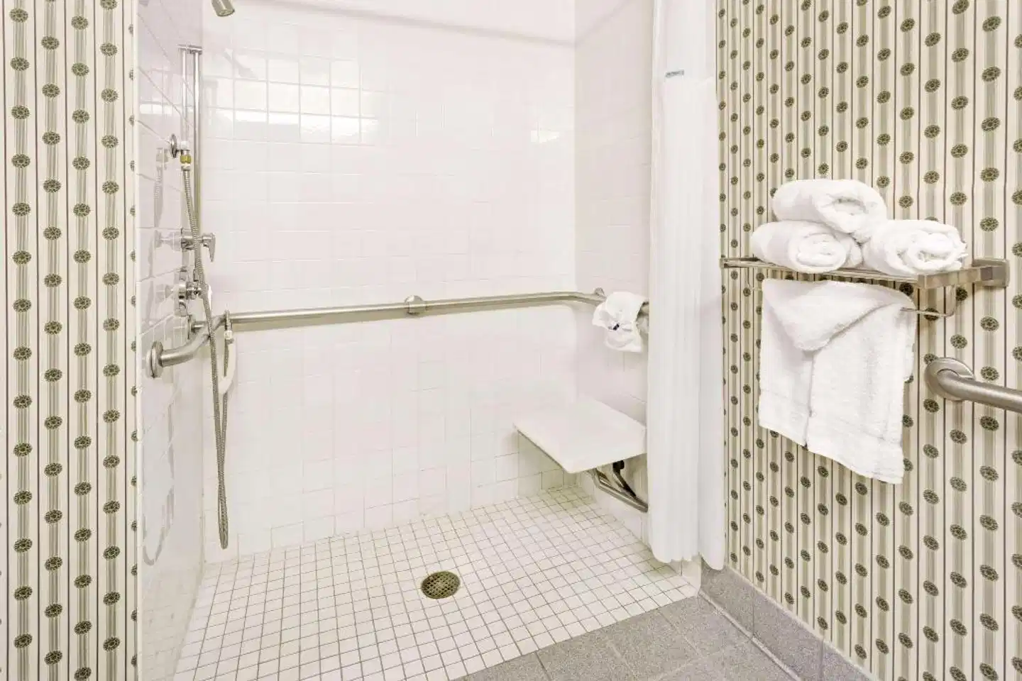 Microtel Inn & Suites by Wyndham Denver Badezimmer