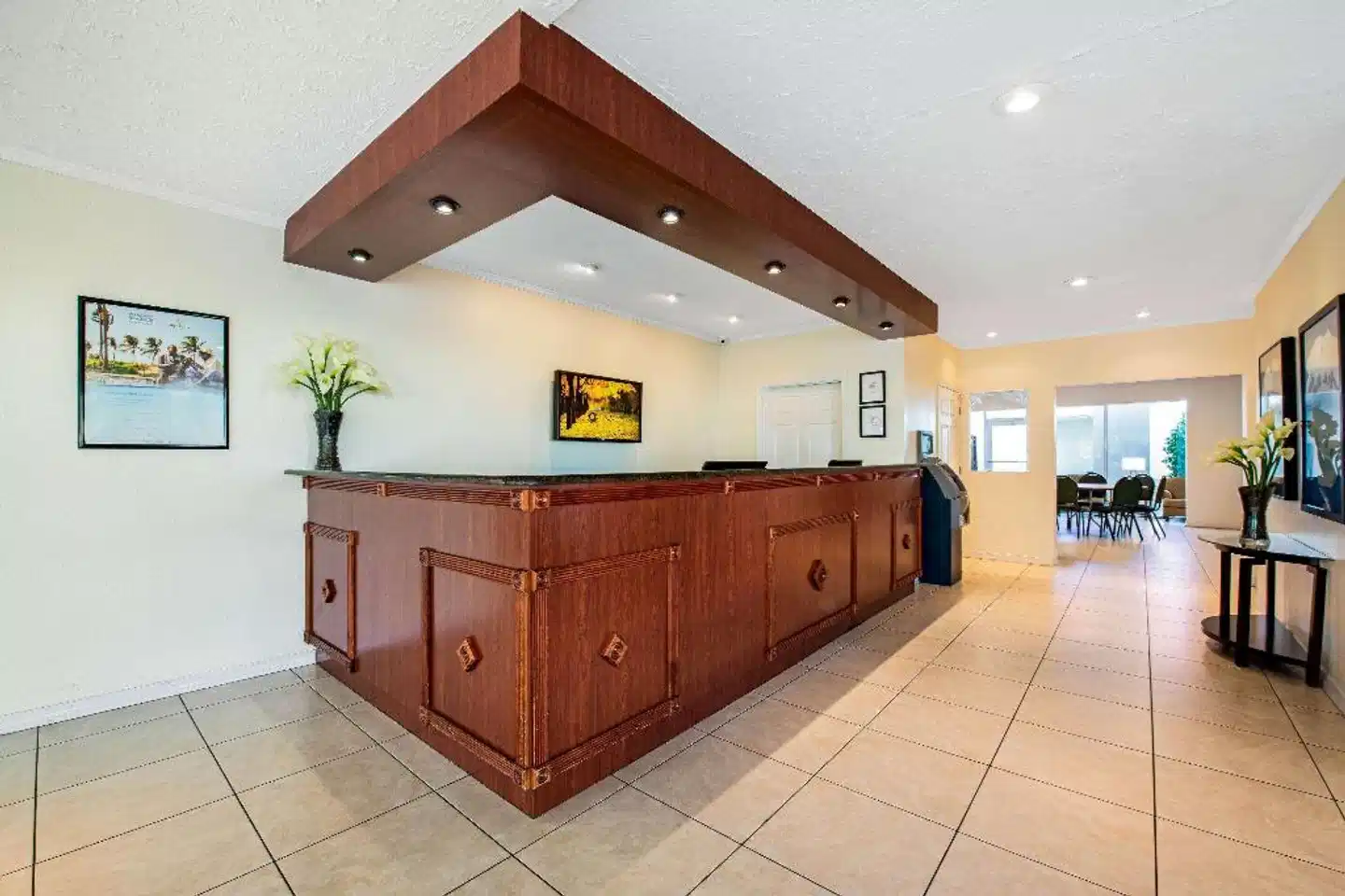 La Quinta Inn Clearwater Central Lobby