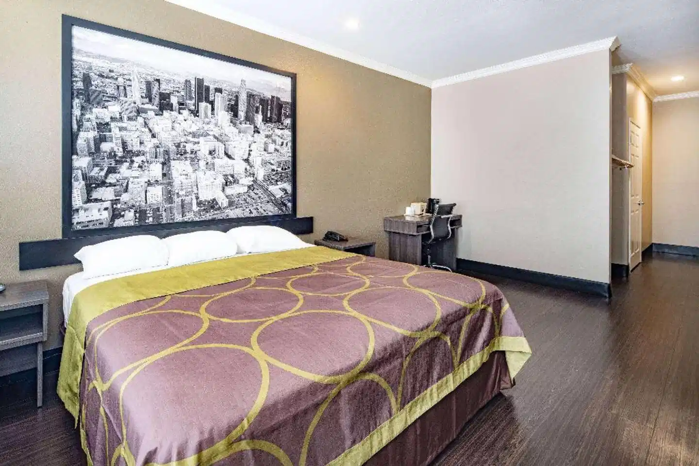 Super 8 by Wyndham North Hollywood Wohnbeispiel