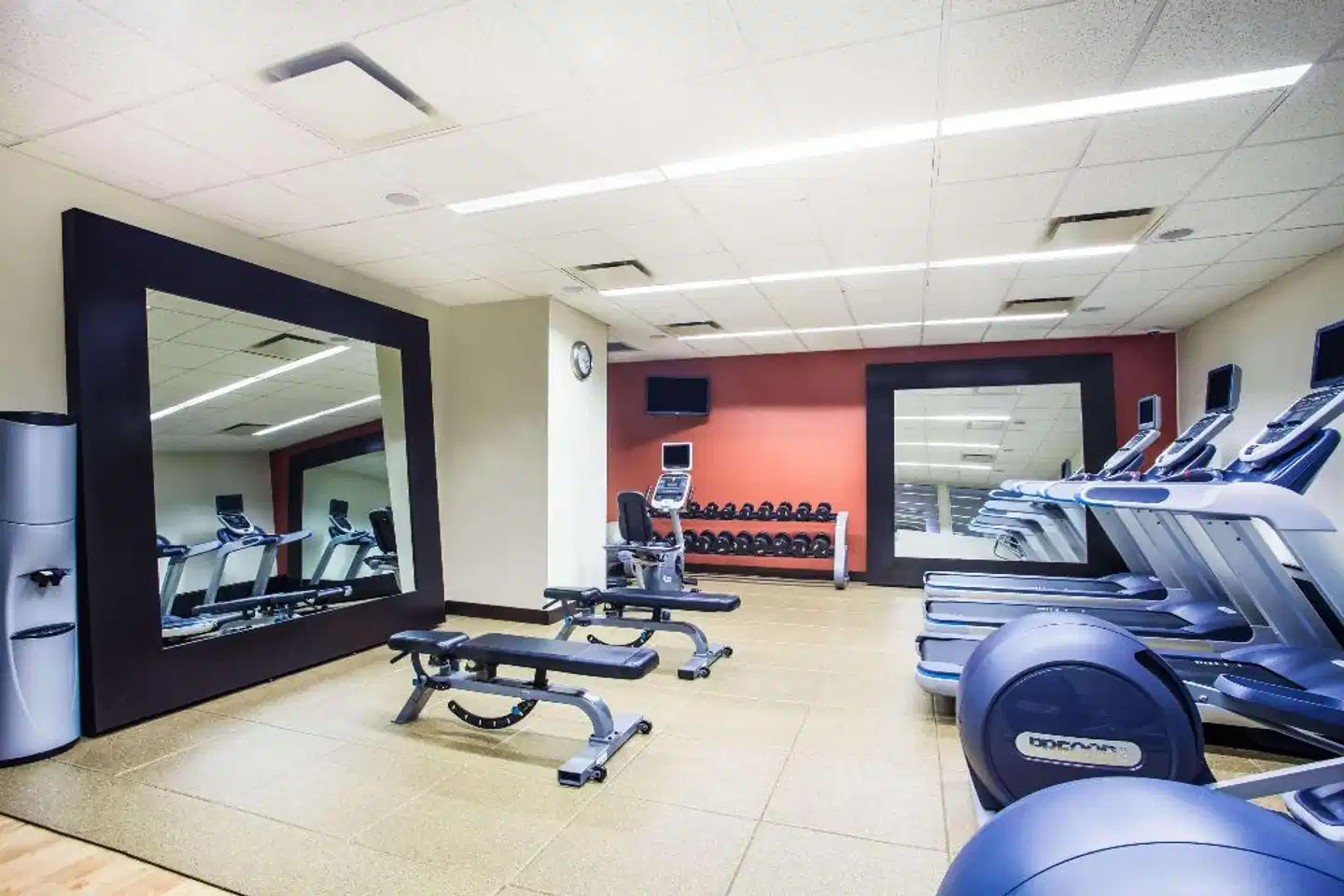Hilton Garden Inn West 35th Street Sport und Entertainment