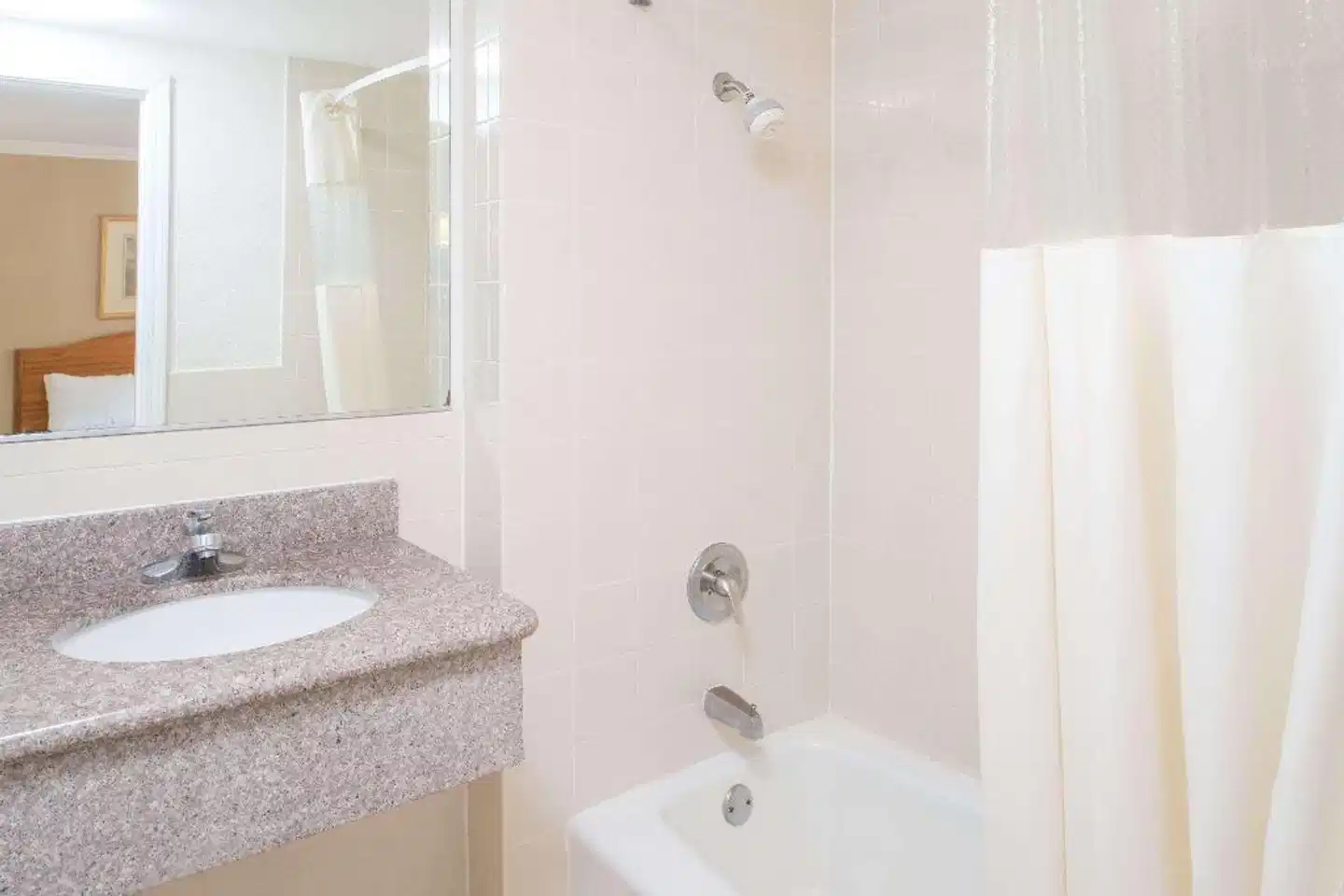 Days Inn by Wyndham San Francisco Downtown/Civic Cntr Area Badezimmer