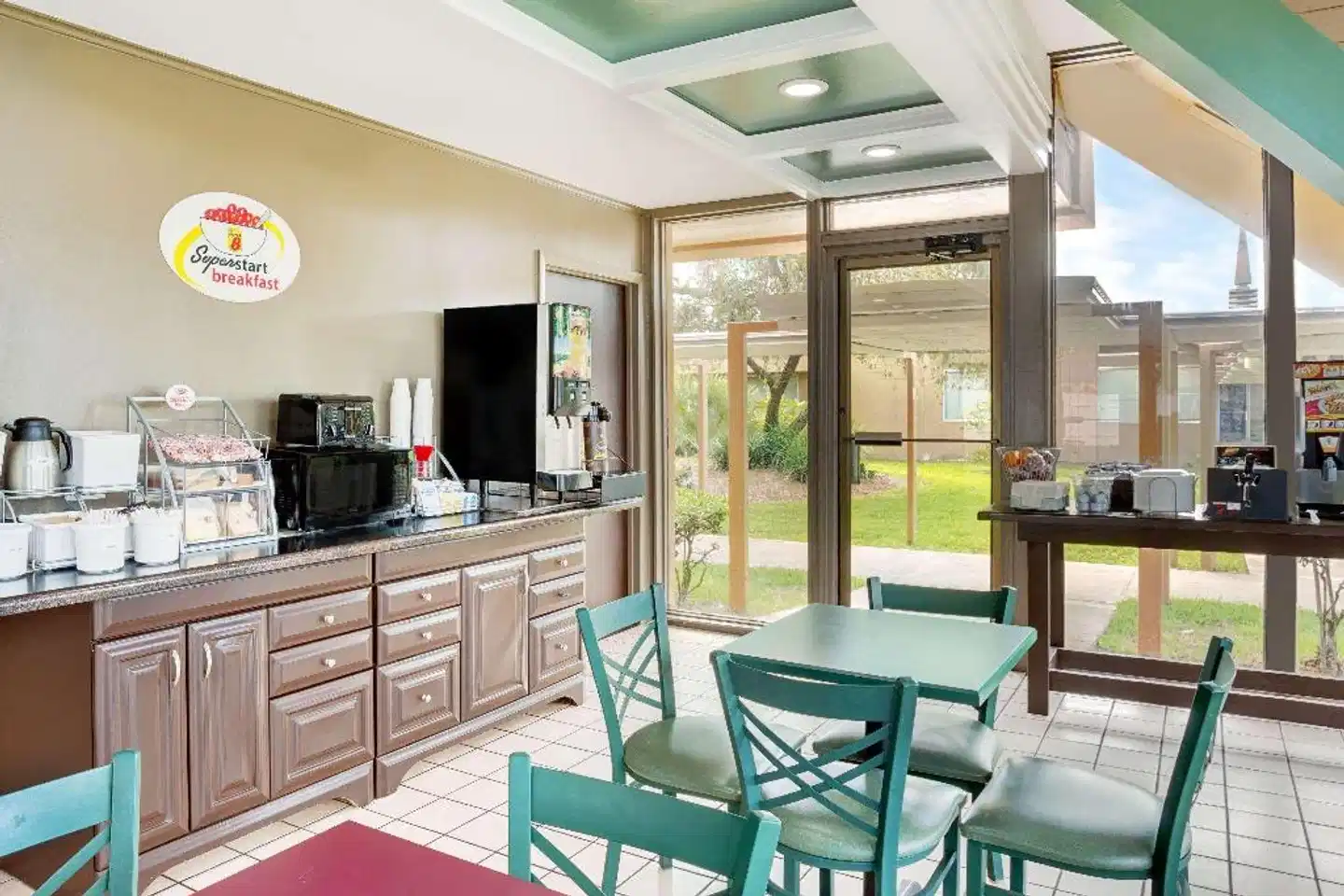 Super 8 by Wyndham St. Augustine Lobby