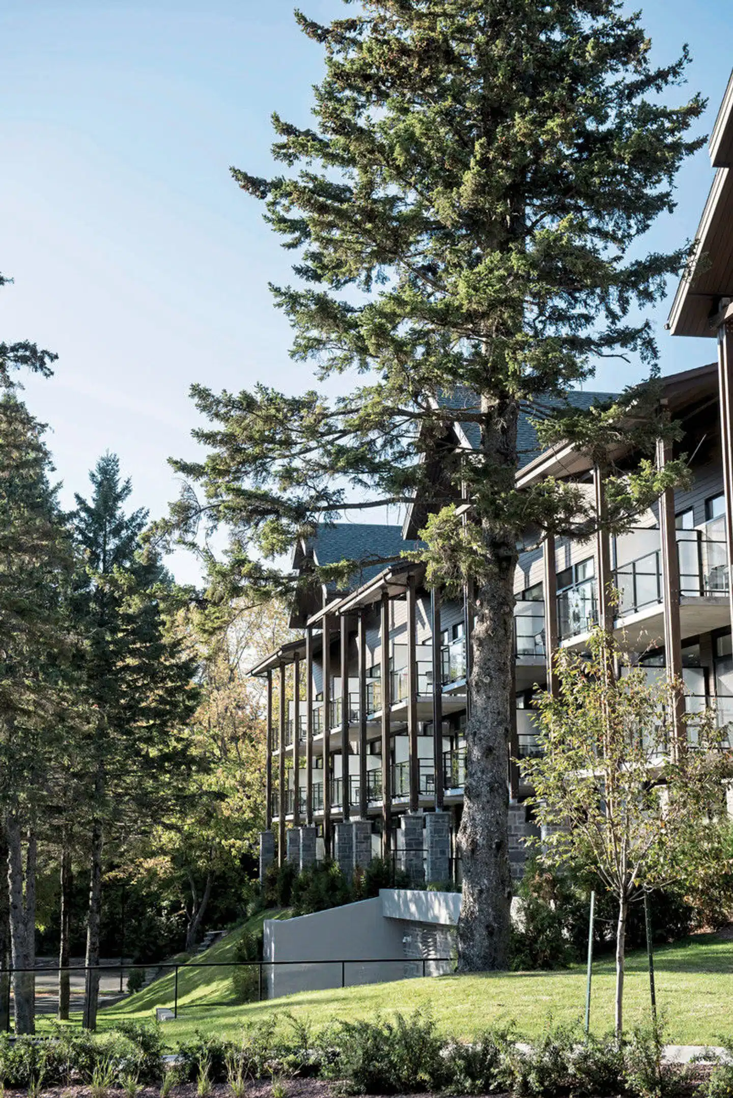 Entourage Sur-le-Lac Aussenansicht