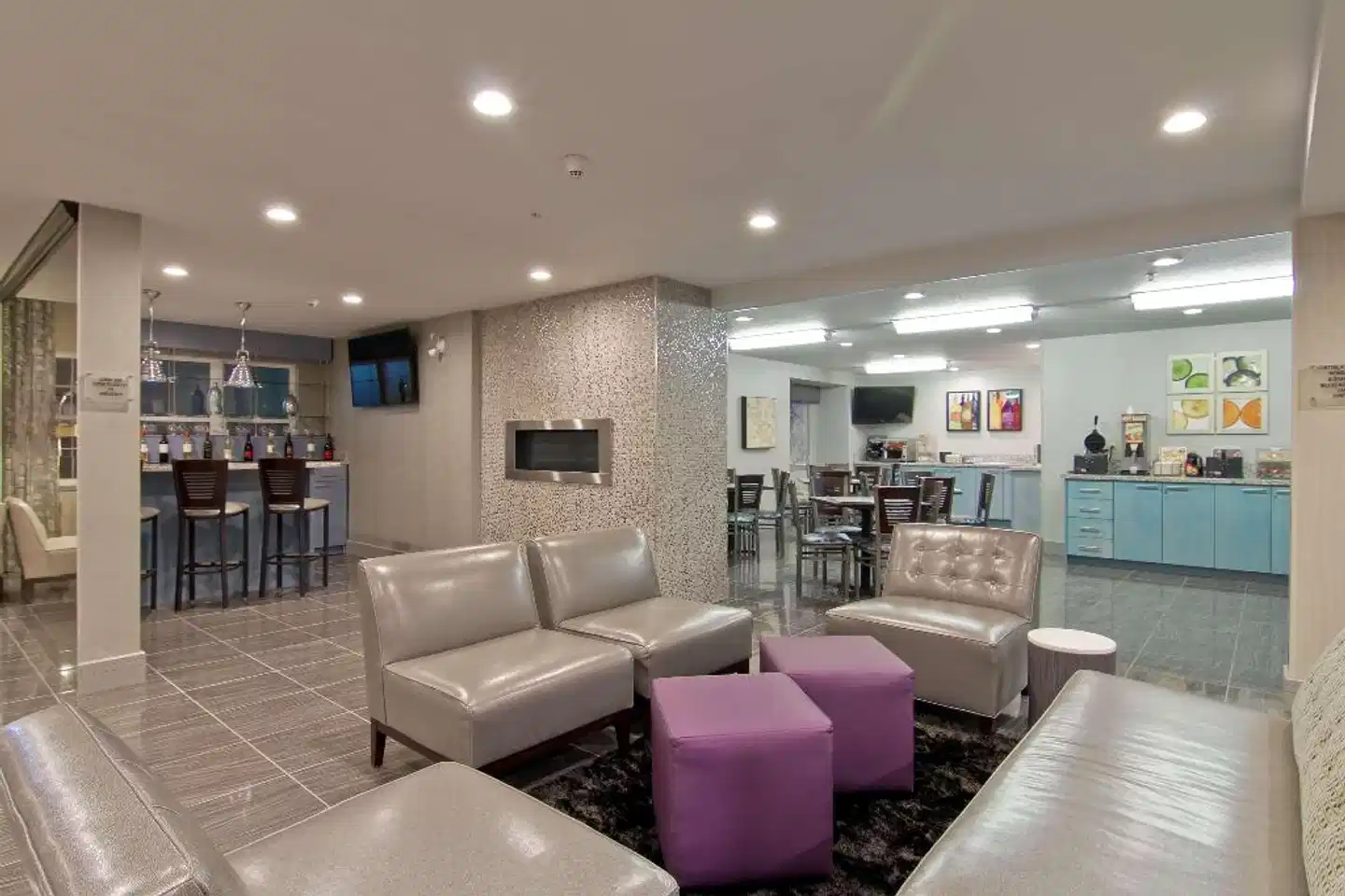 Best Western Plus Woodstock Inn & Suites Lobby