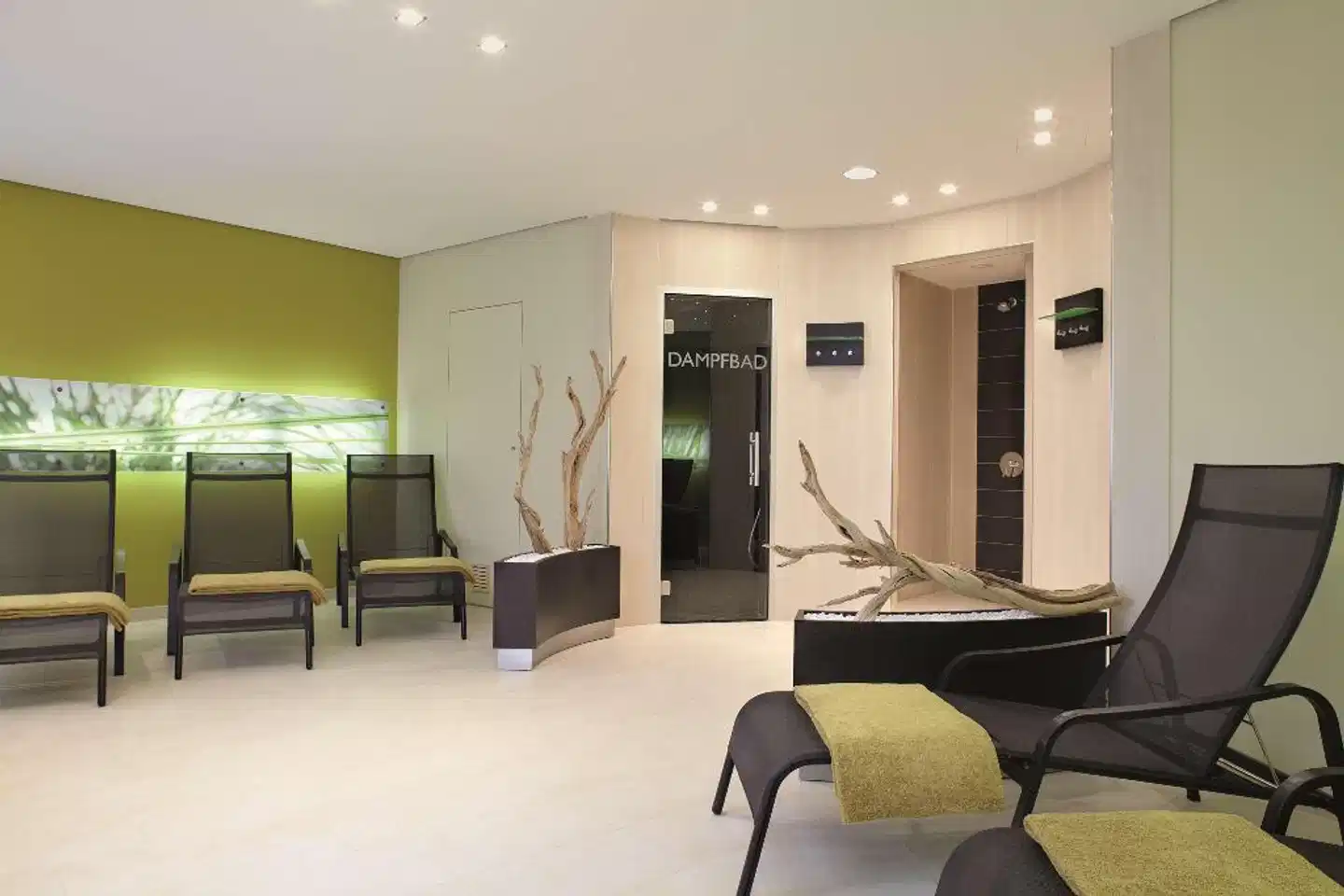 Radisson Blu Hotel, Hamburg Airport Lobby